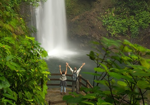 La Paz Waterfalls + Gardens